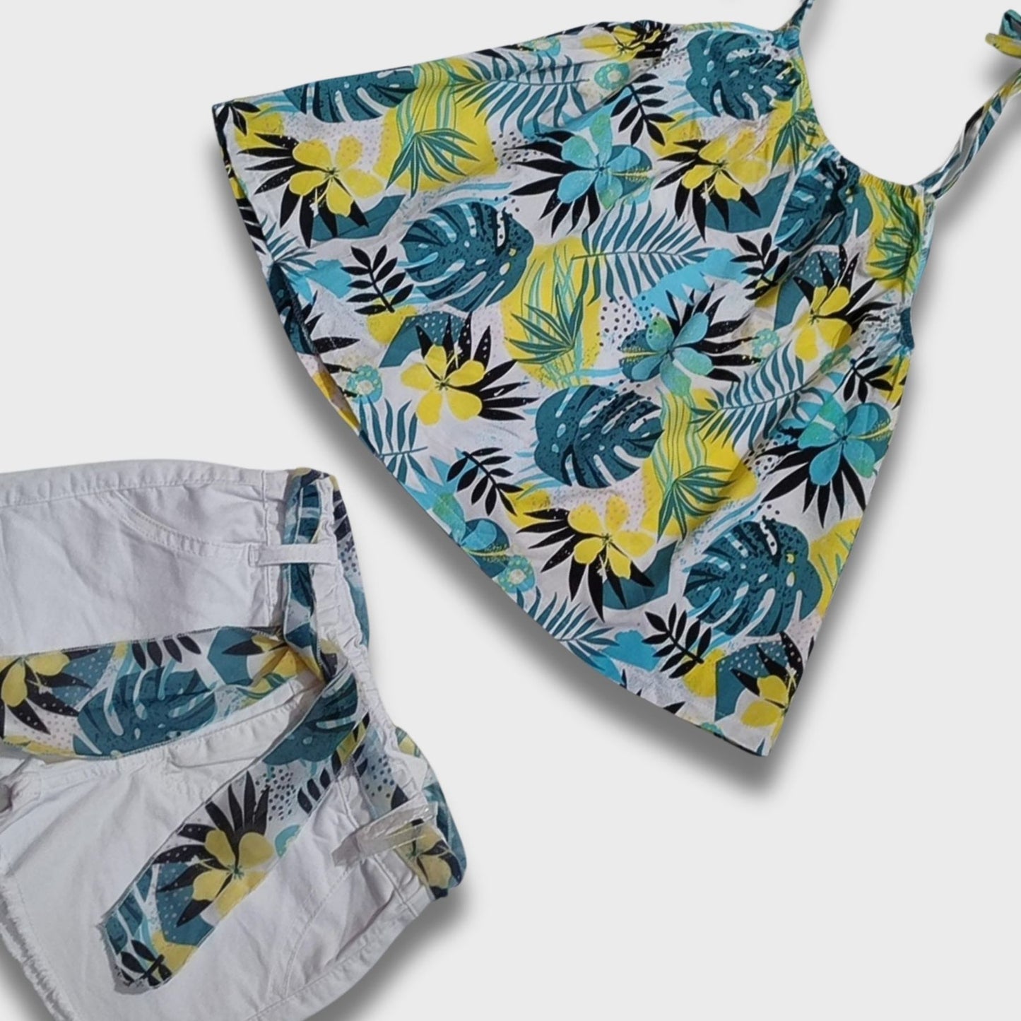 completo blusa bretella con short in cotone e fusciacca fantasia