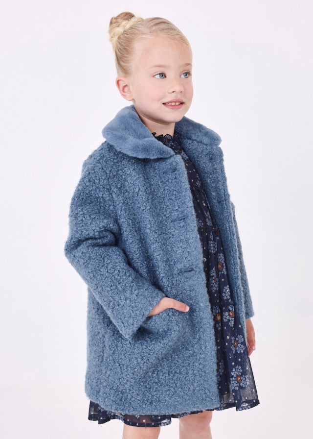 Cappotto in bouclé con collo in pelliccia
