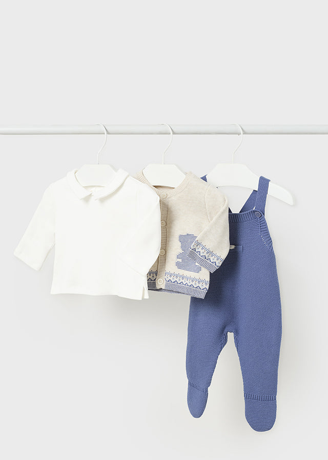 Salopette in tricot con giacchino e maglia abbinati