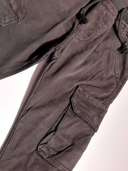 Pantalone con elastico alla caviglia